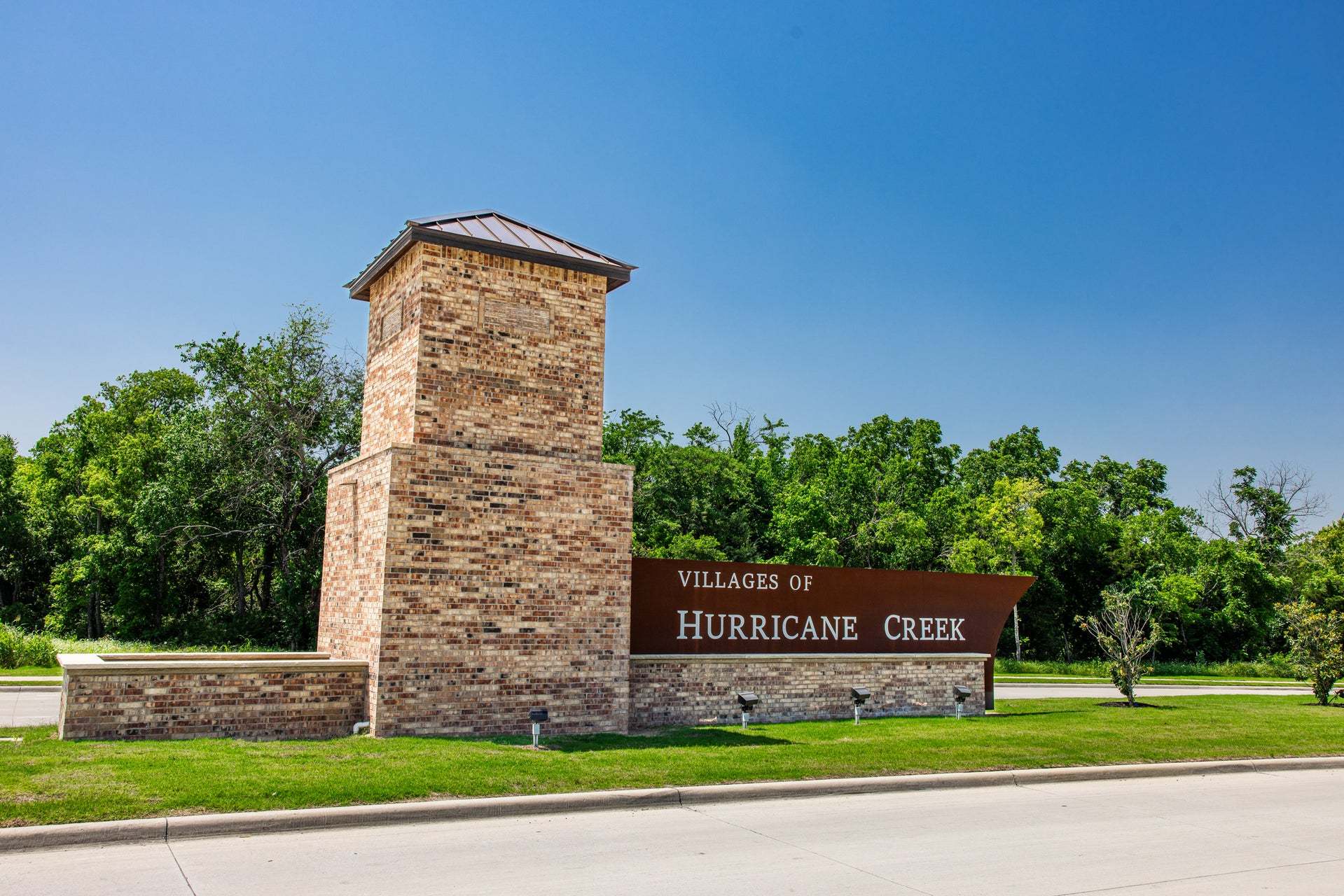 Villages of Hurricane Creek:Entry