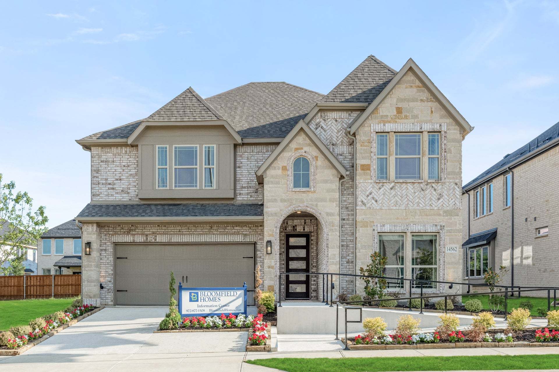 Model Exterior:Creekview Meadows Rose II Model Exterior