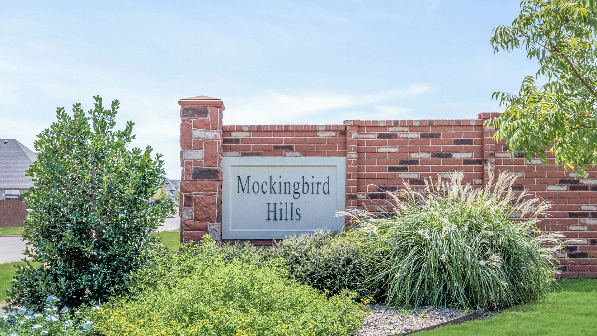 Mockingbird Hills Entry:Entry