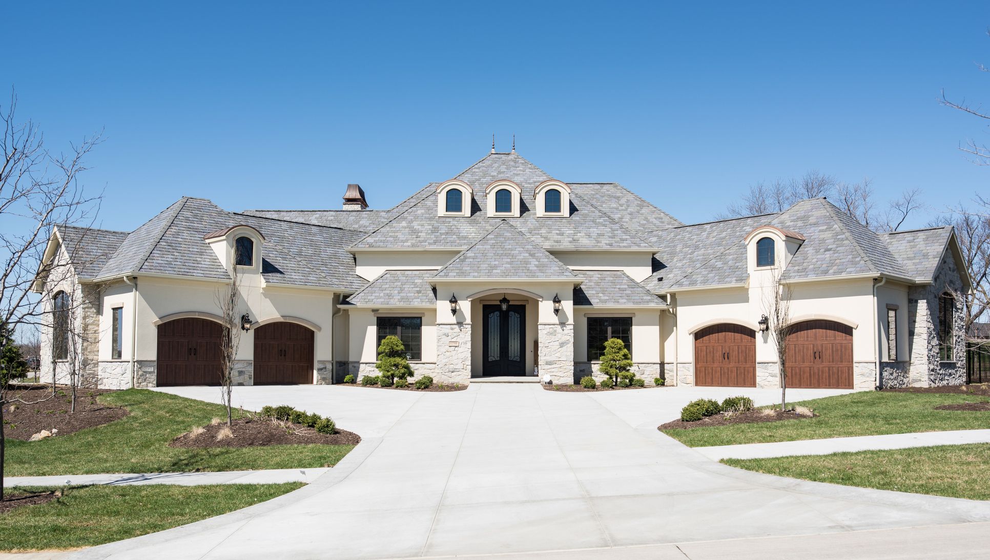 Bloomfield Custom Homes,68144