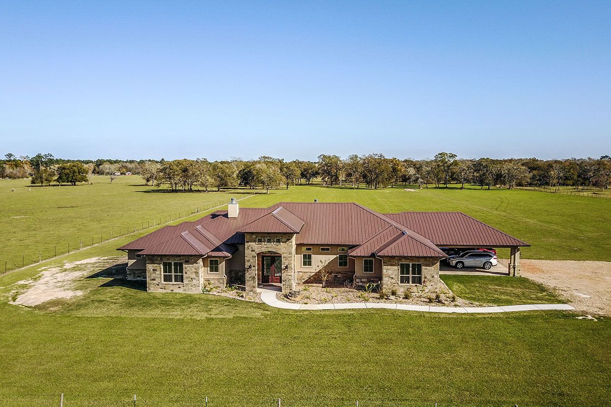 Bradley Signature Homes,77484