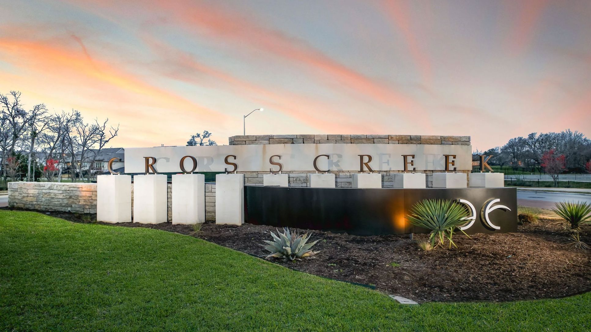 Cross Creek,78613