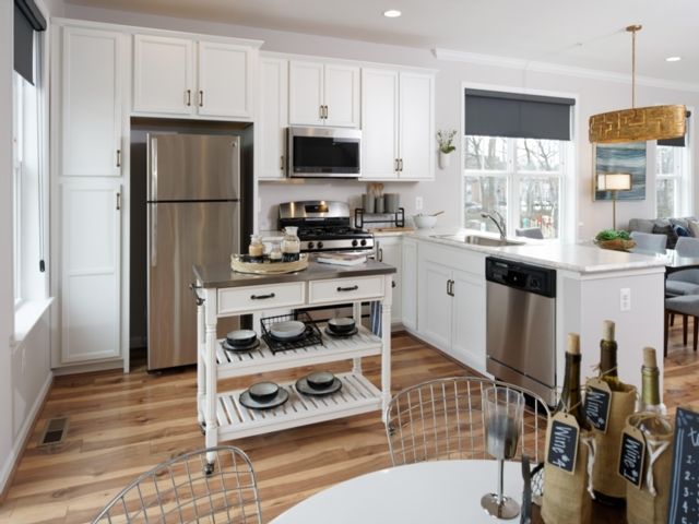 Redwood II - Kitchen