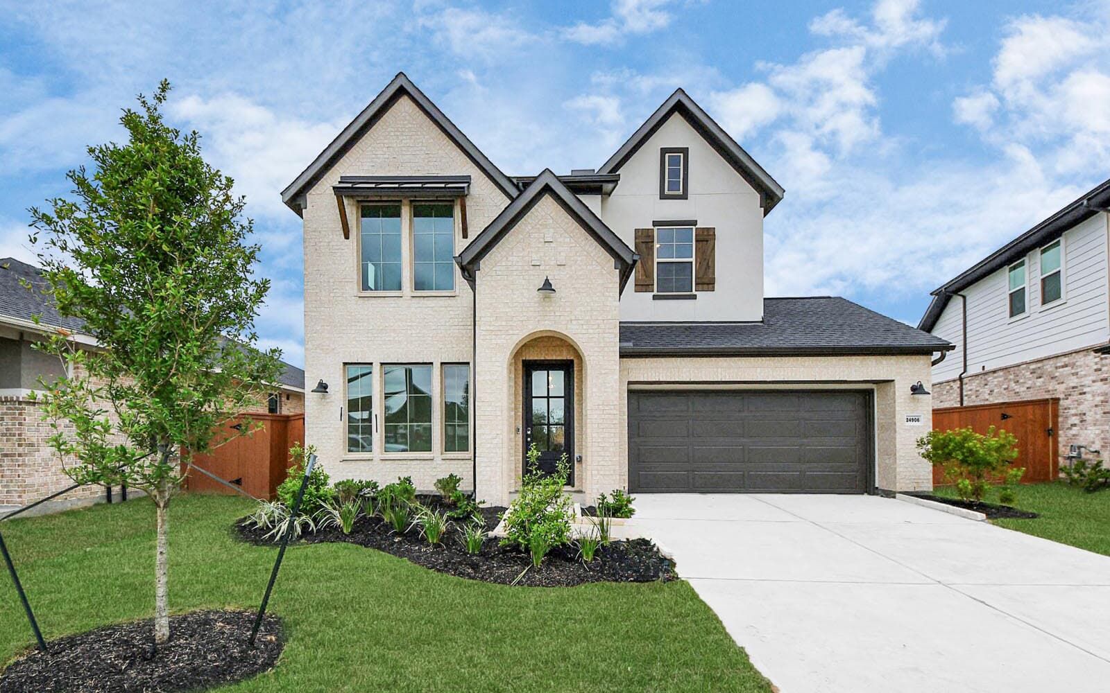 Exterior:24906 Water Birch