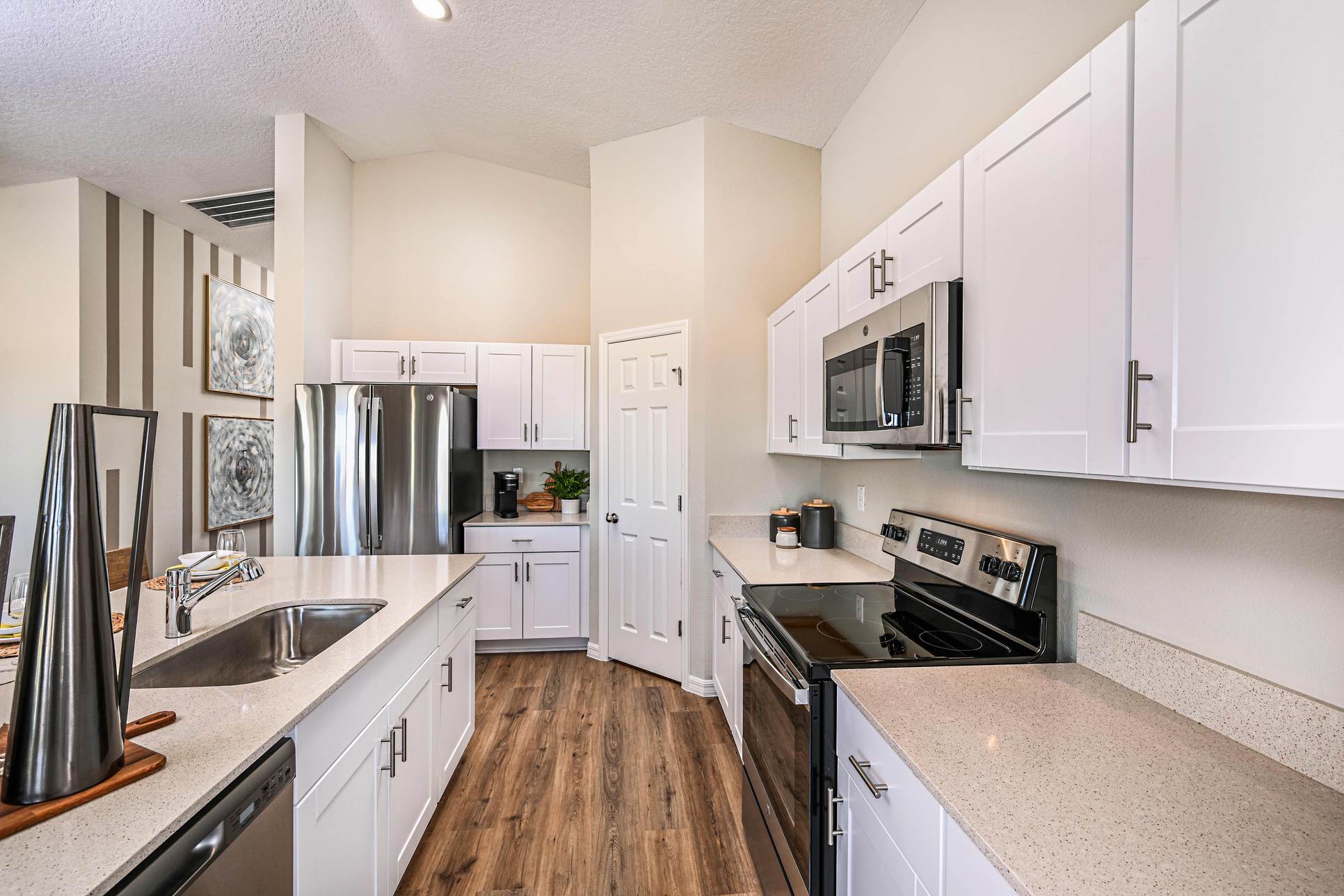 Valeria - Cool Cottage Interior Design:Valeria - Cool Cottage Interior Design