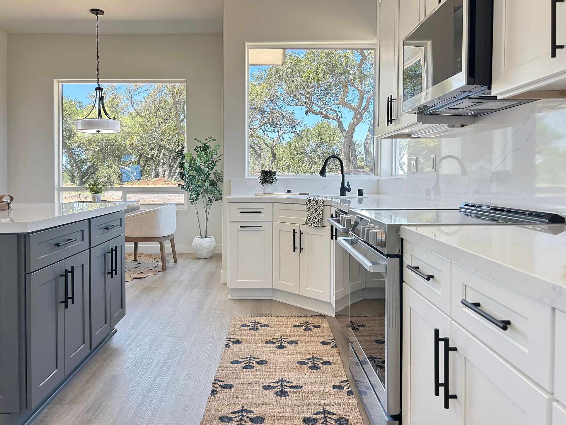 Kitchen Views:Kitchen Views