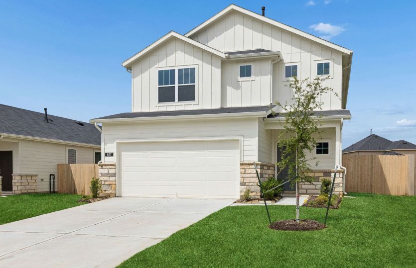 Exterior:Quick Move in Home
