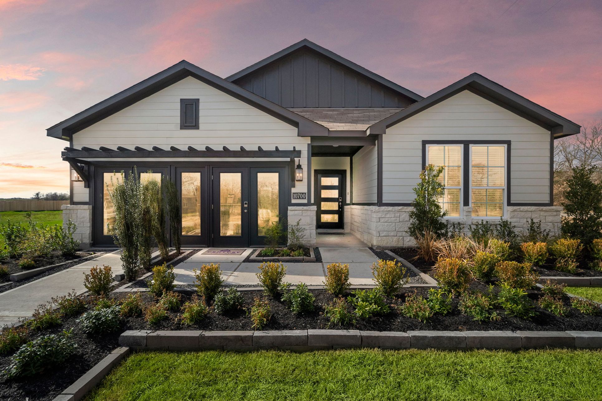 Reveille Estates,77801