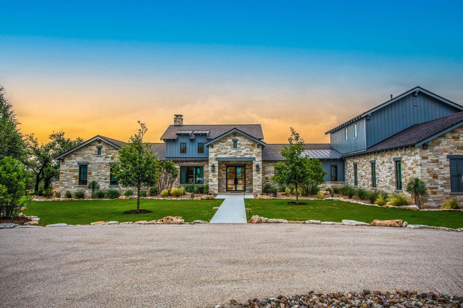 Centurion Custom Homes,78624