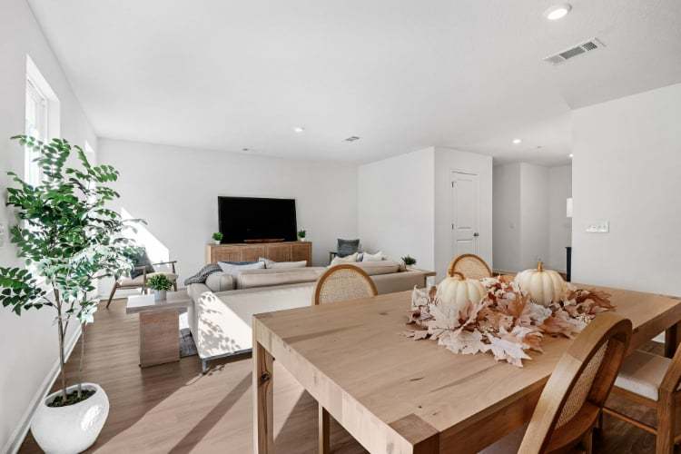 Nobles Crossing,32177