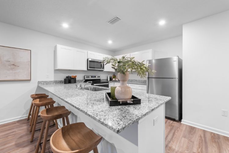 Kiersten Heights,32428