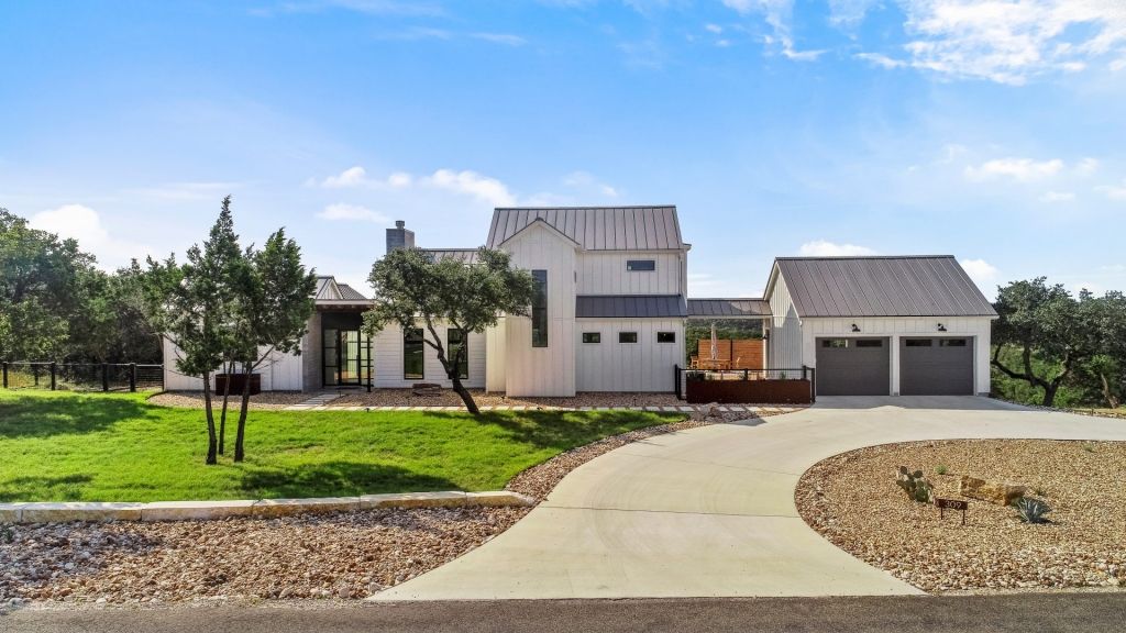 Character House Homes,78269