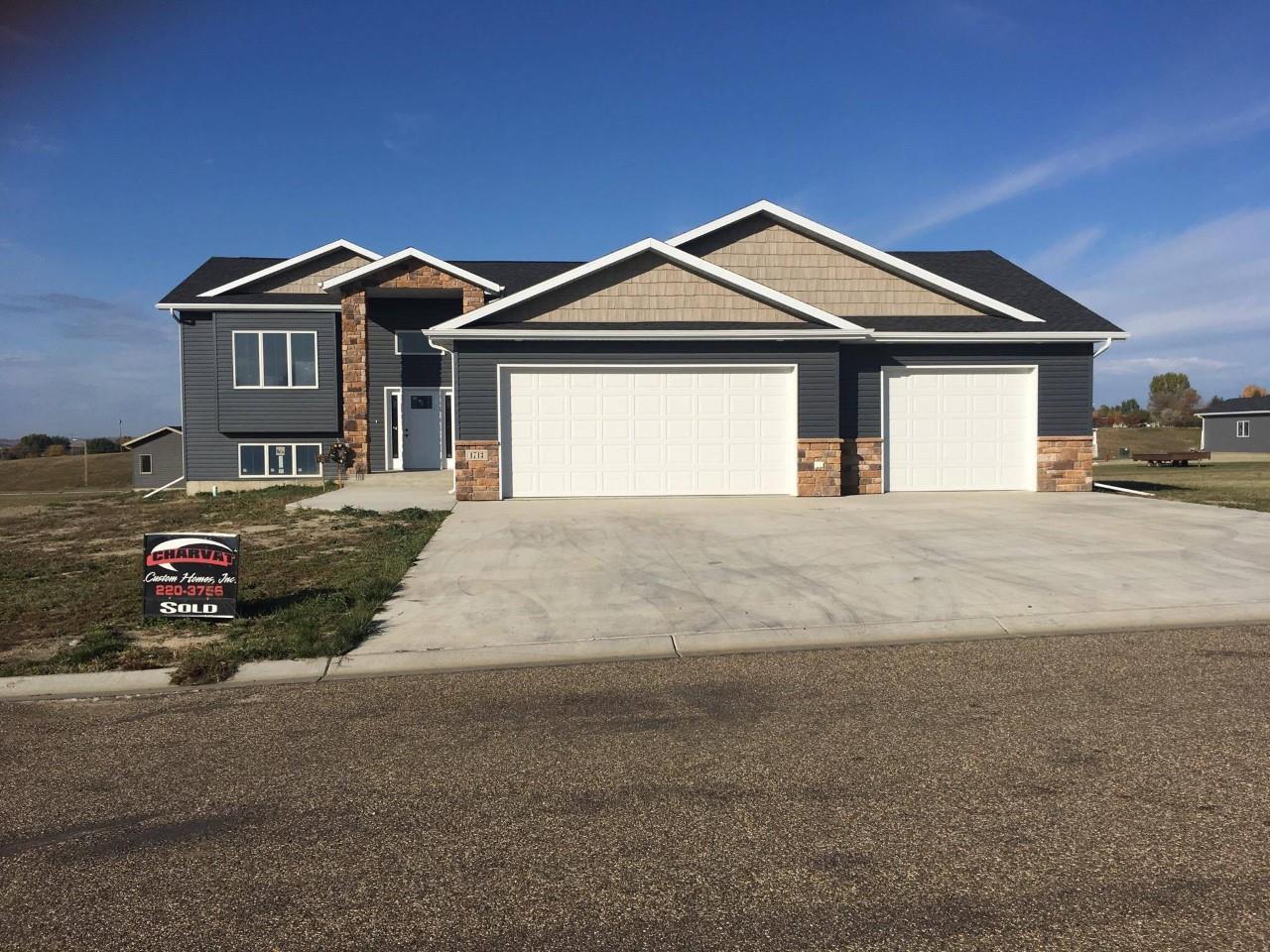 Charvat Custom Homes,58545