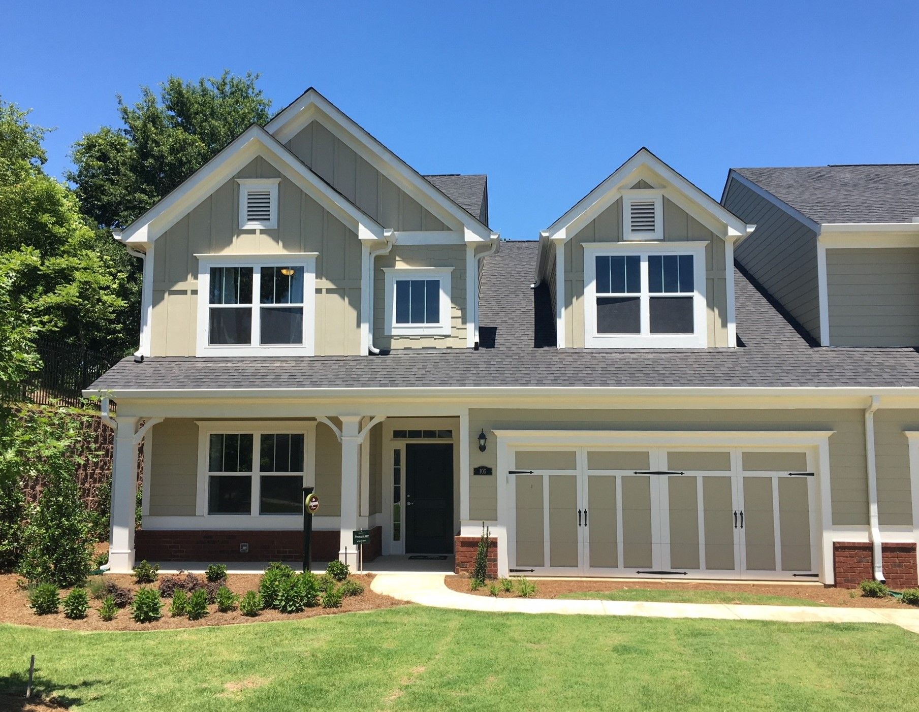 Dogwood:Exterior