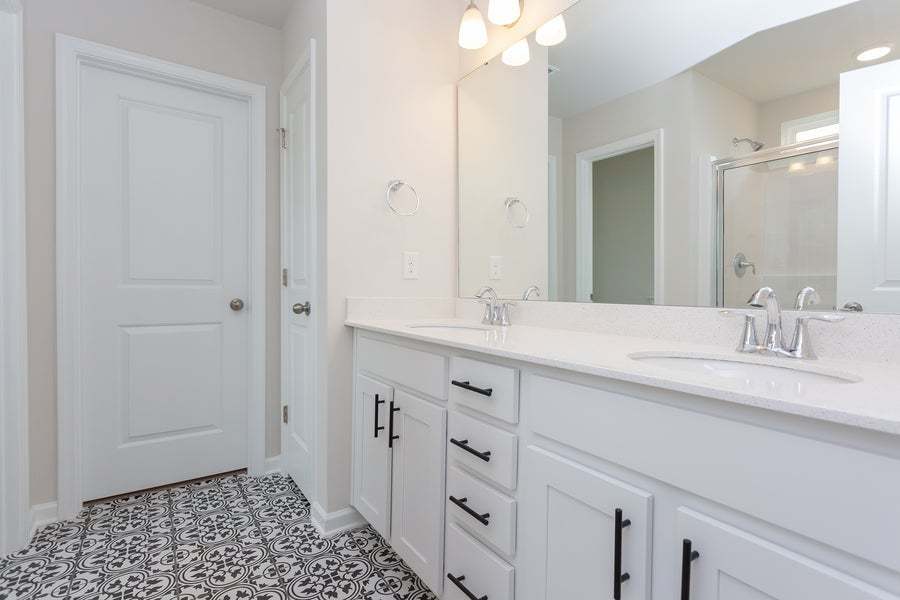 Interior:Owner's Bathroom