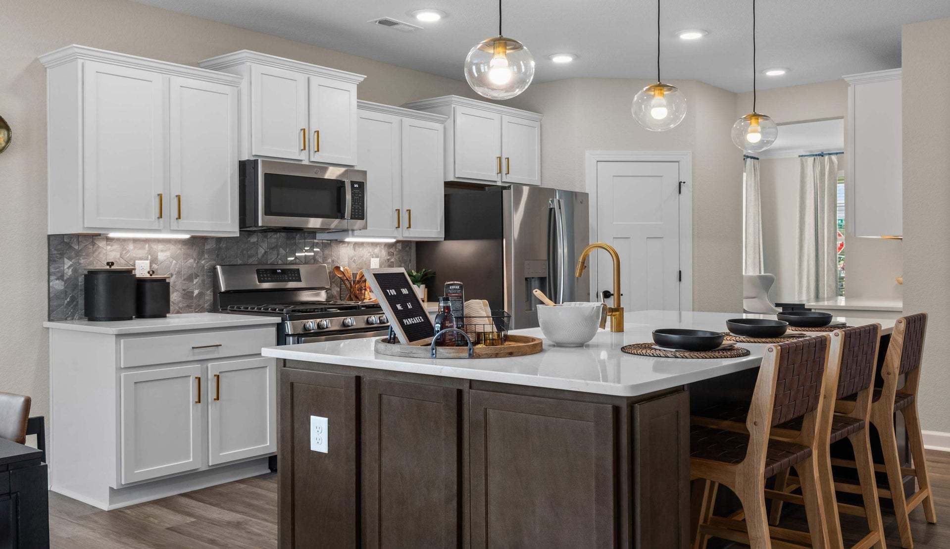 Interior:Kitchen