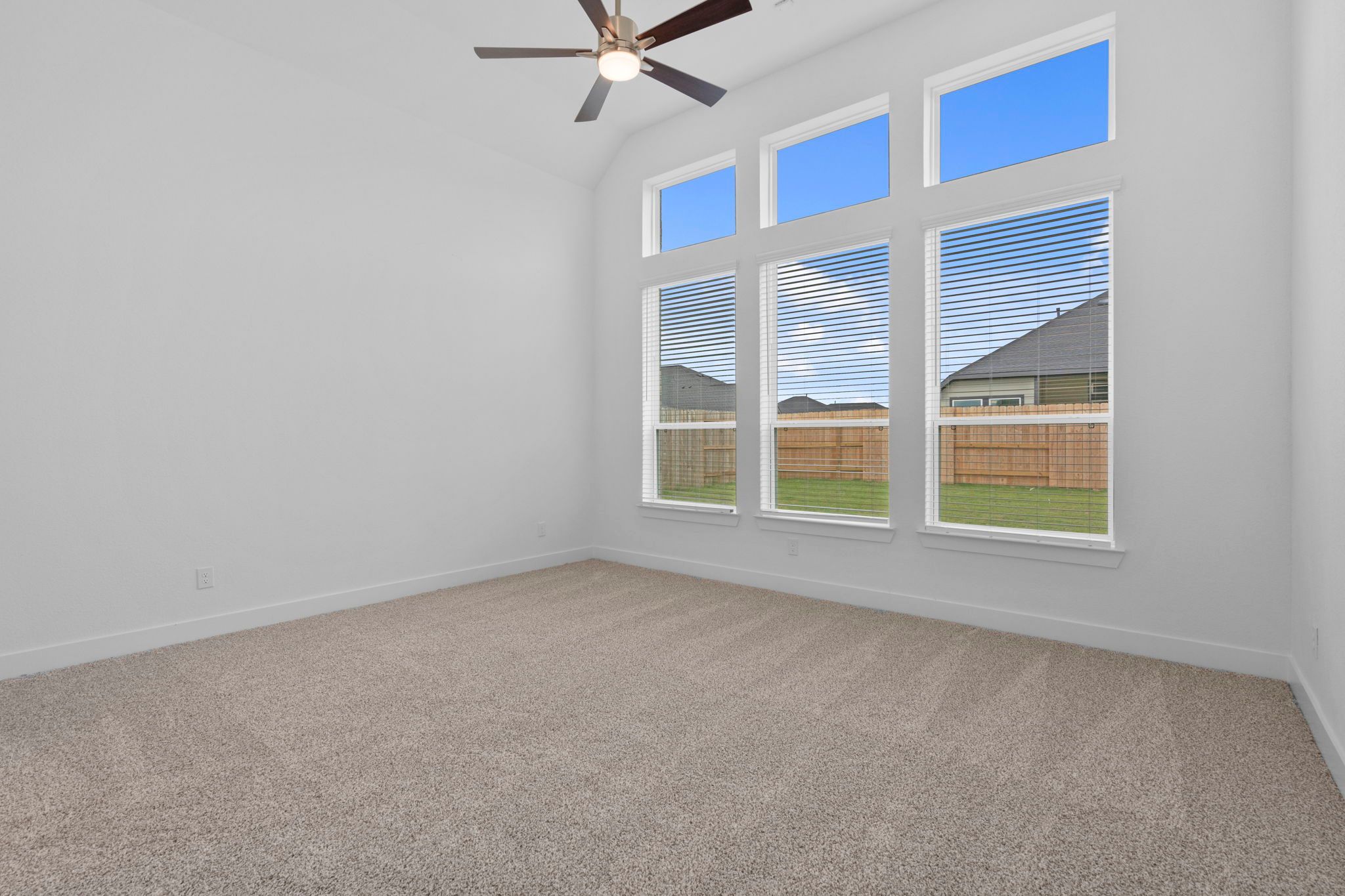 31-web-or-mls-DSC01487:31-web-or-mls-DSC01487.jpg