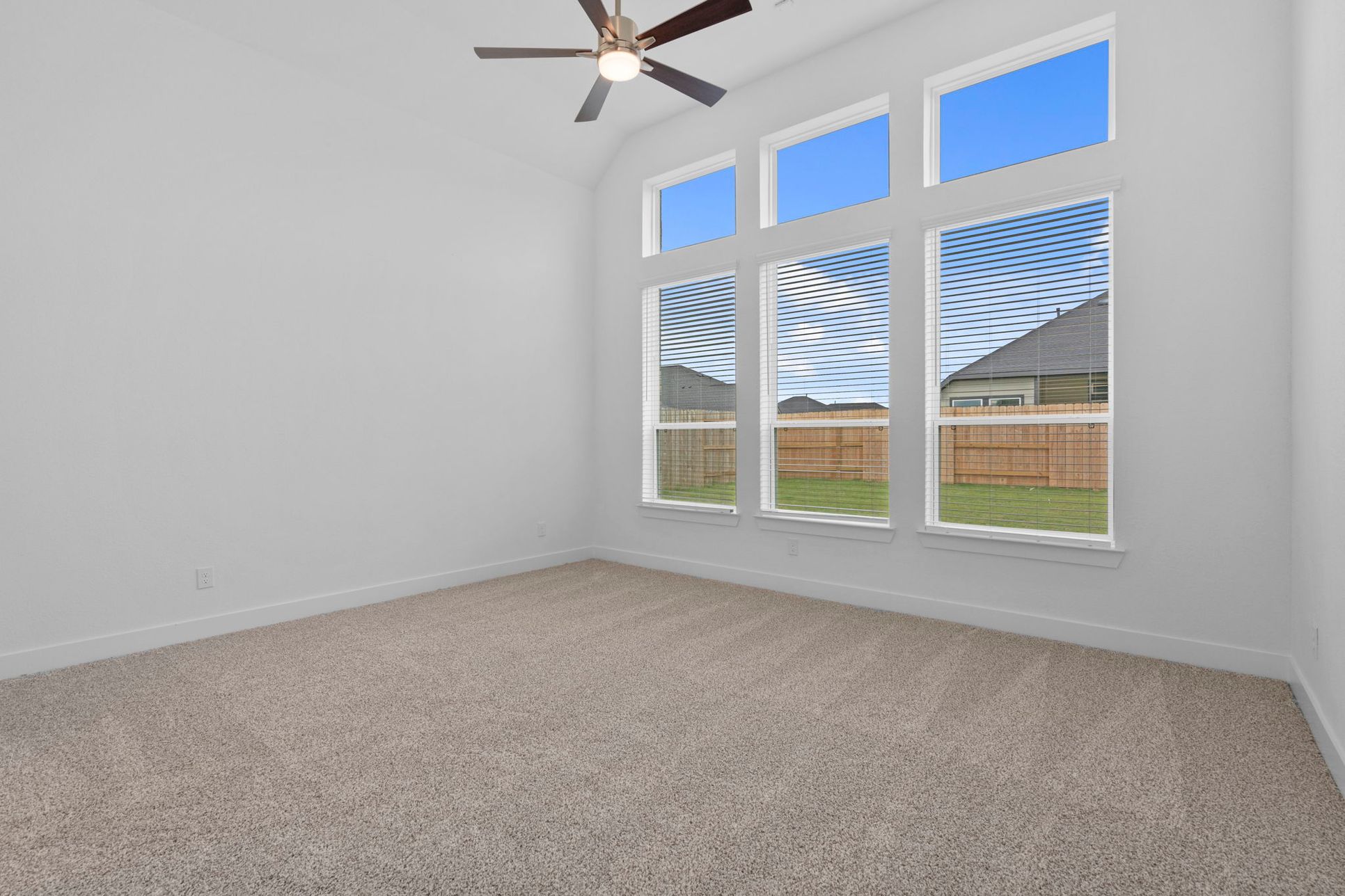 31-web-or-mls-DSC01487:31-web-or-mls-DSC01487.jpg