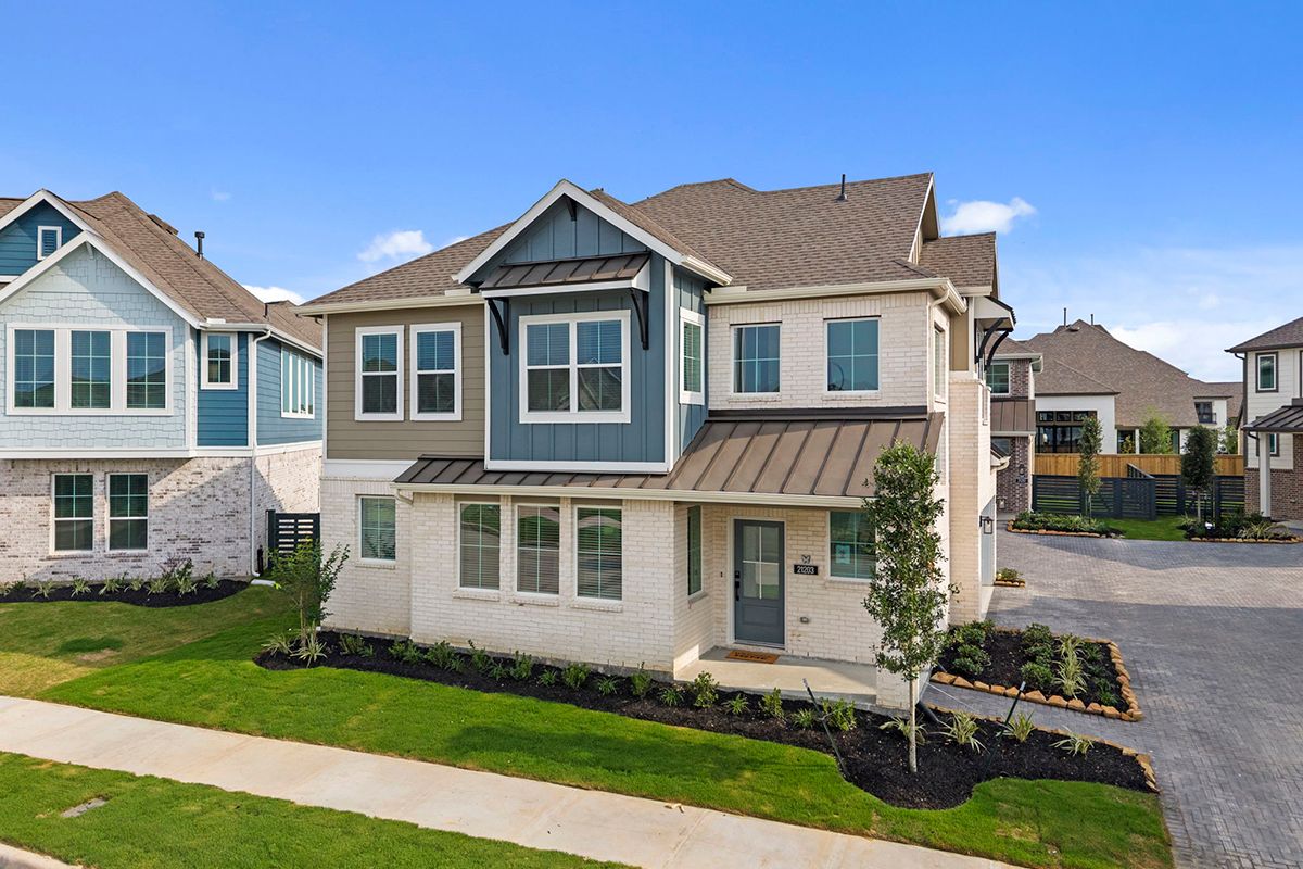Dillon-Chesmar-Bridgeland-Courtyard Exterior:Exterior