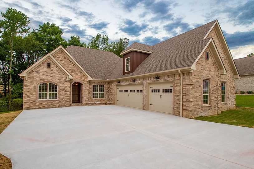 Chris Nelson Construction,72120