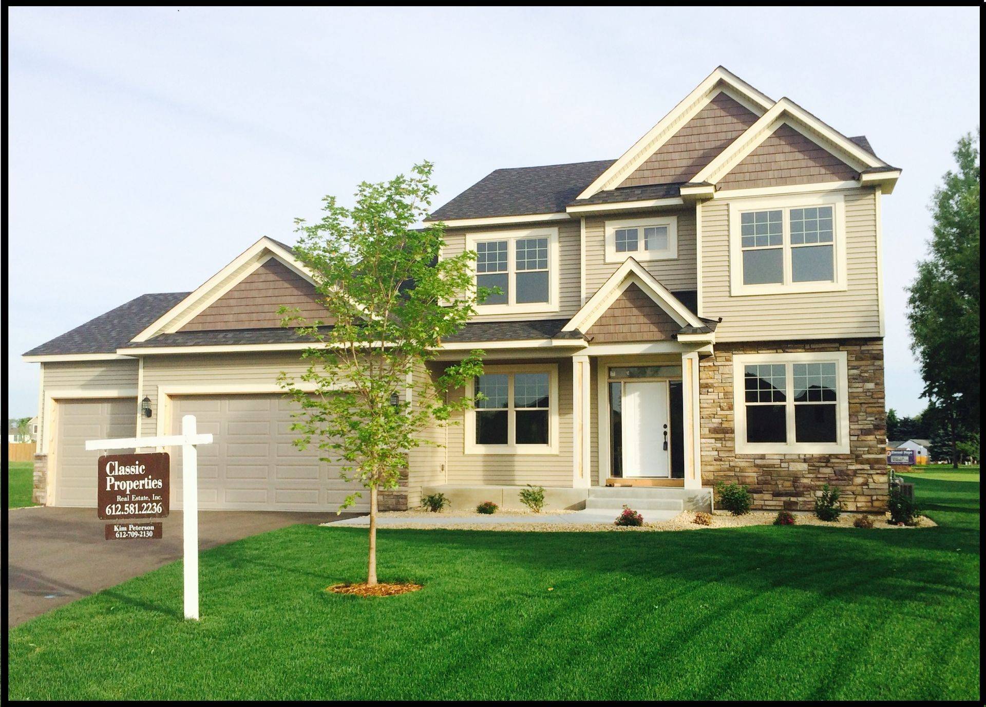 Classic Custom Homes,55316