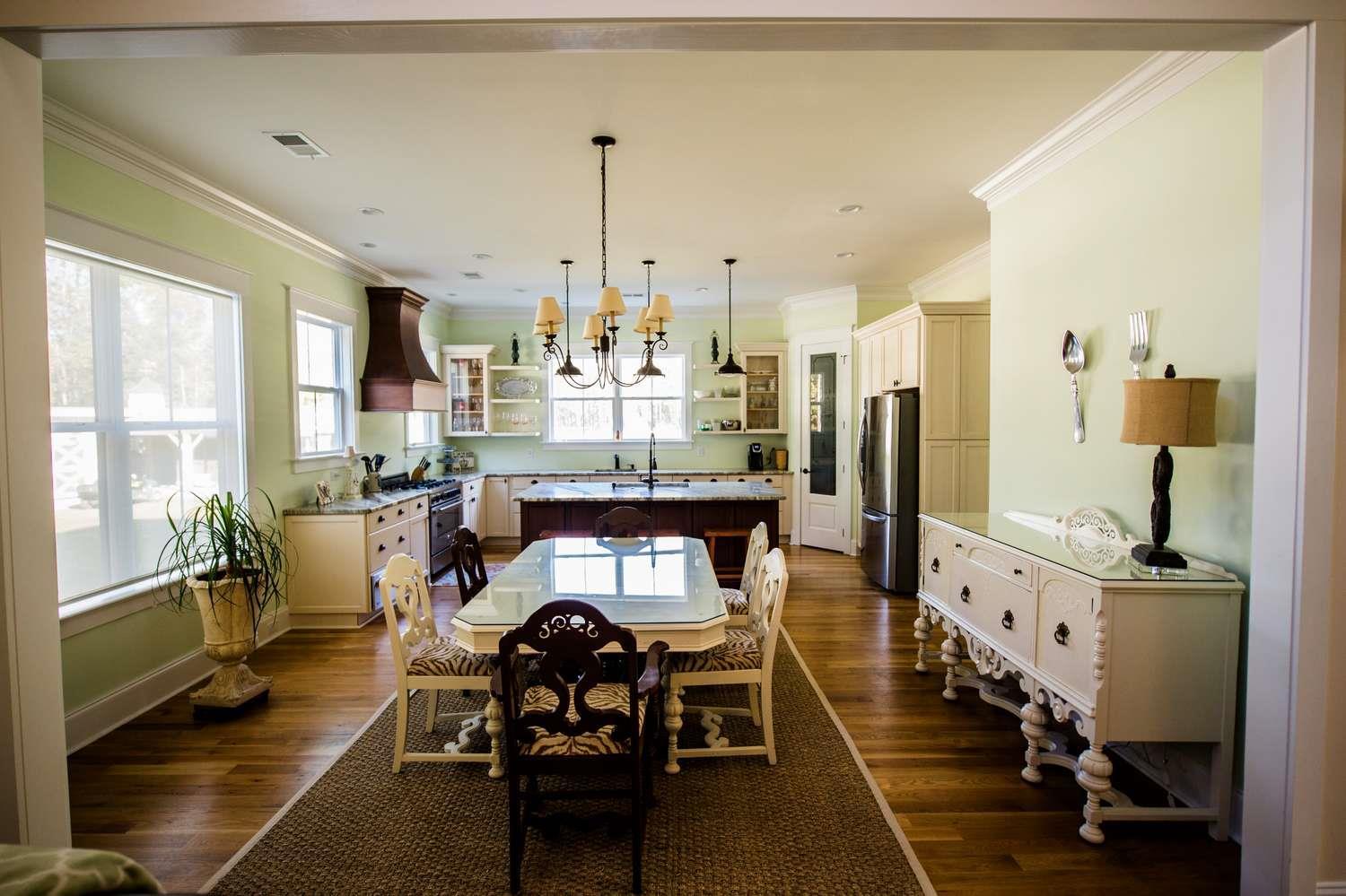 Coastal Cottages of South Carolina,29492