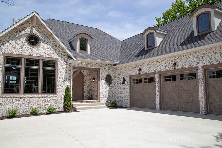 Colonial Homes Inc,46815