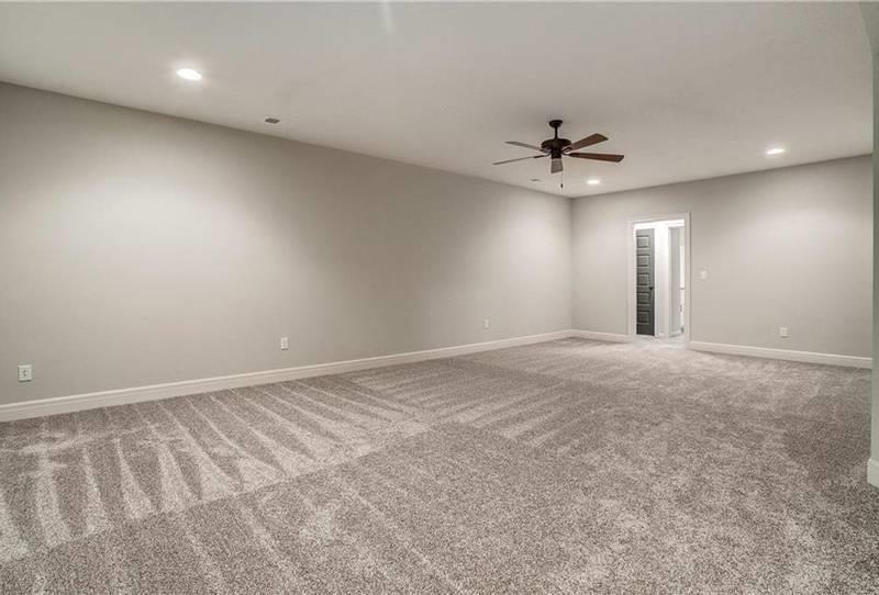 Country Club Homes,64029