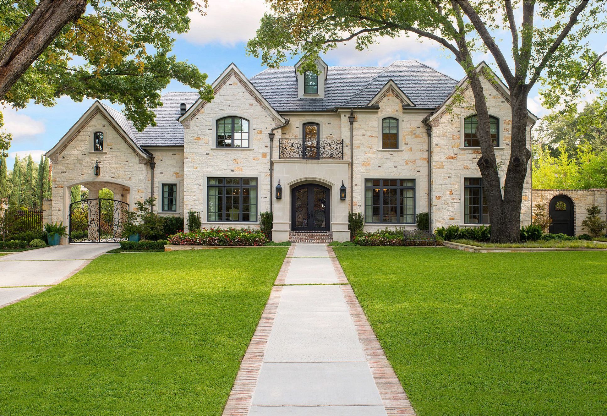Creekview Custom Homes,75206