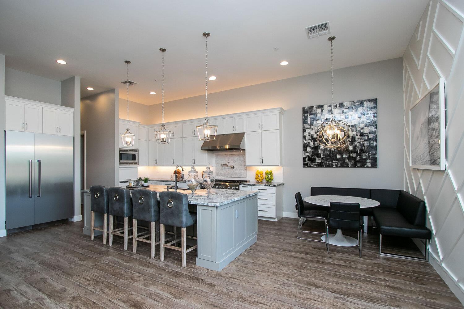 Custom City Homes,85250