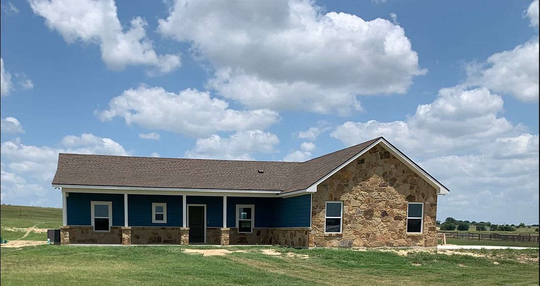 CW Custom Homes & Cabinets,77964