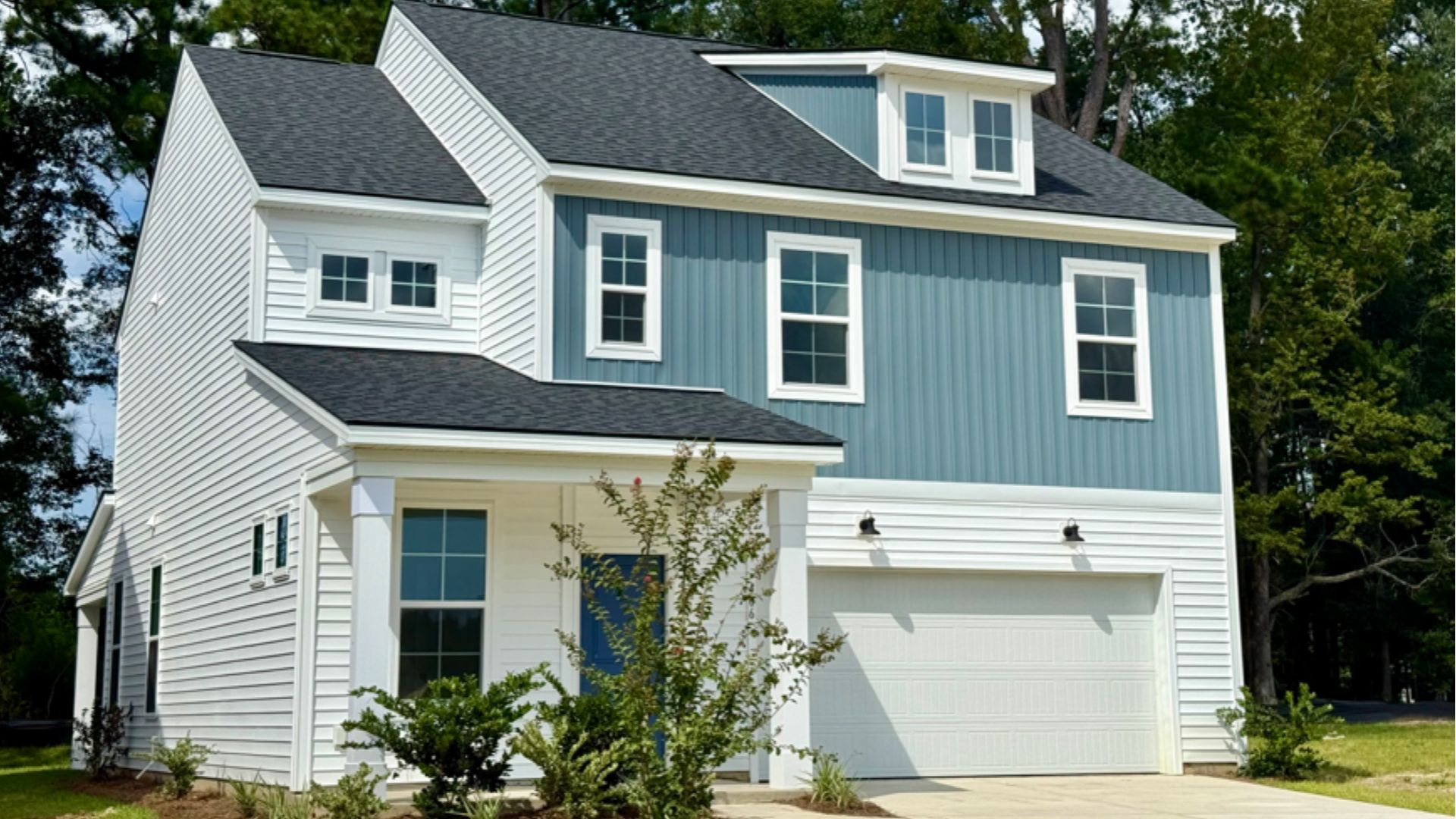 DRB_Homes_Charleston_St.Helena_Ele_02_20240611:Exterior of St. Helena Elevation 2 New Home Design of DRB Homes in Summerville, SC
