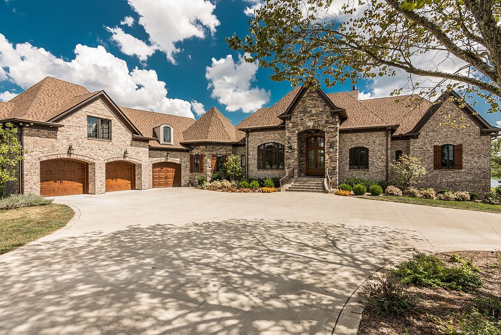 David Patton Homes,37072