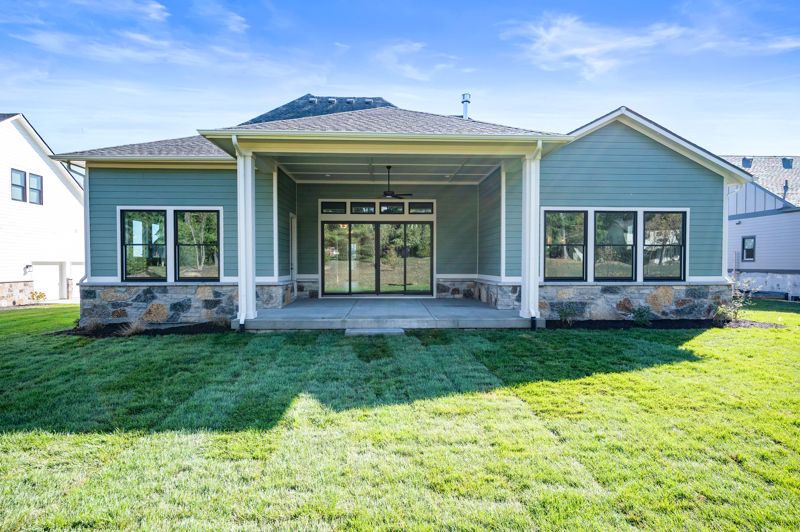 Exterior:Exterior Rear