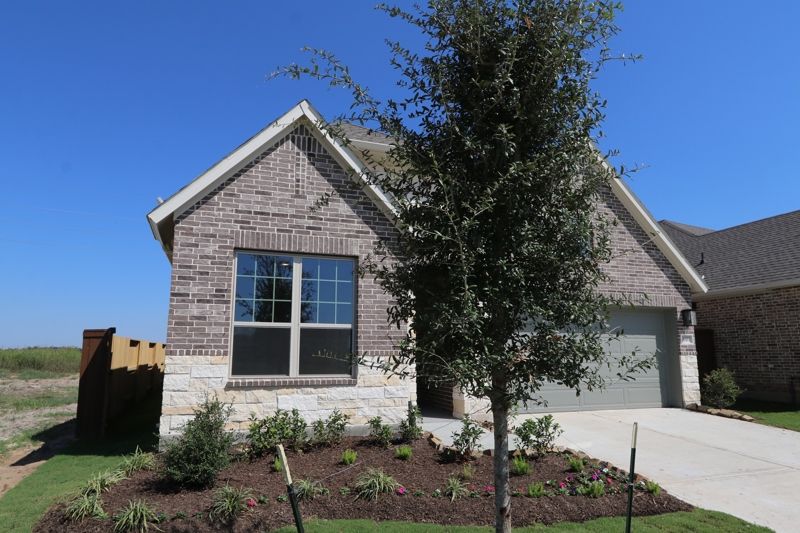 Exterior:Exterior Front