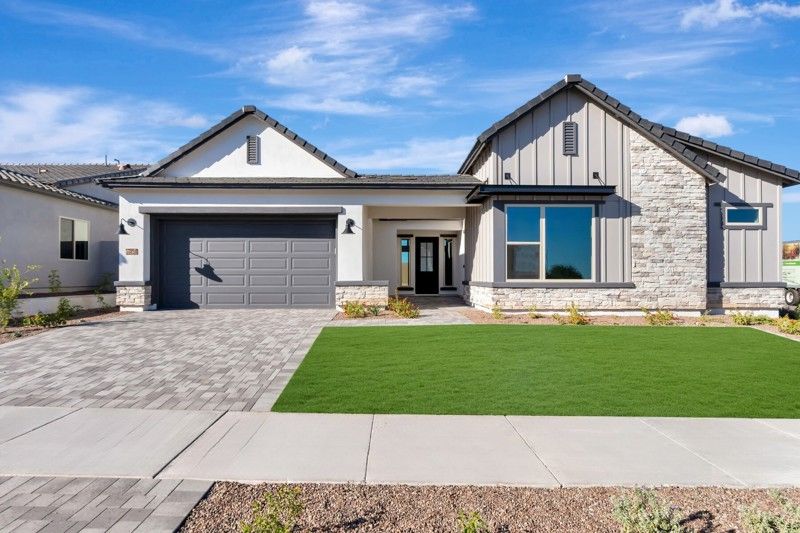 Exterior:Exterior Front