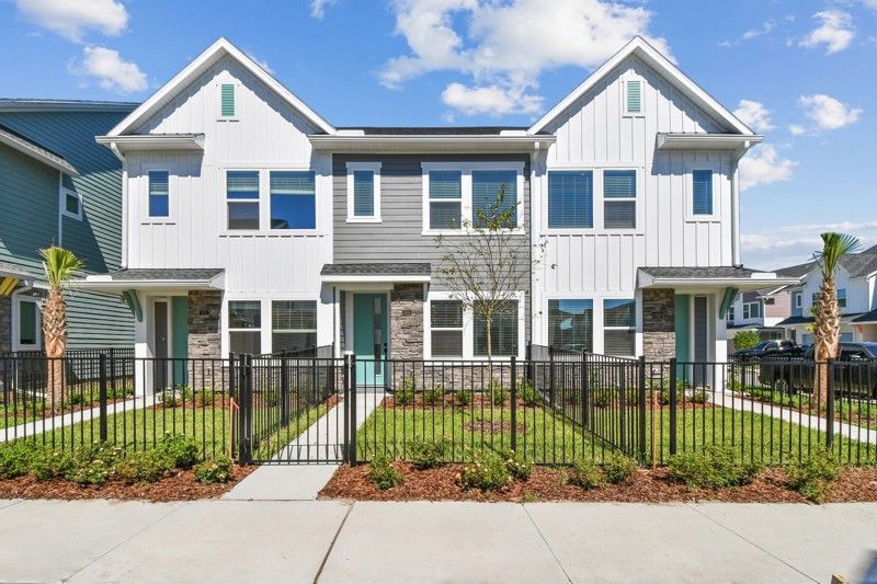 Exterior:Exterior Front