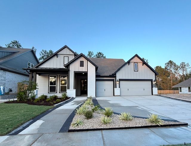Exterior:Exterior Front
