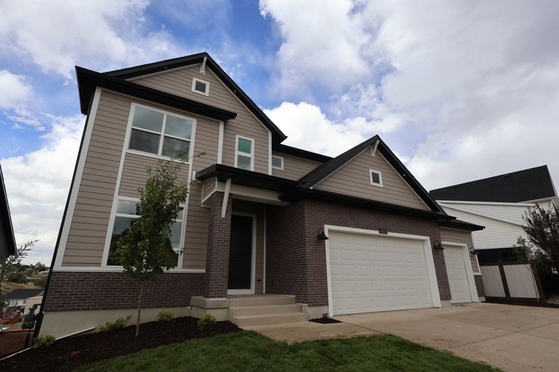 Exterior:Exterior Front