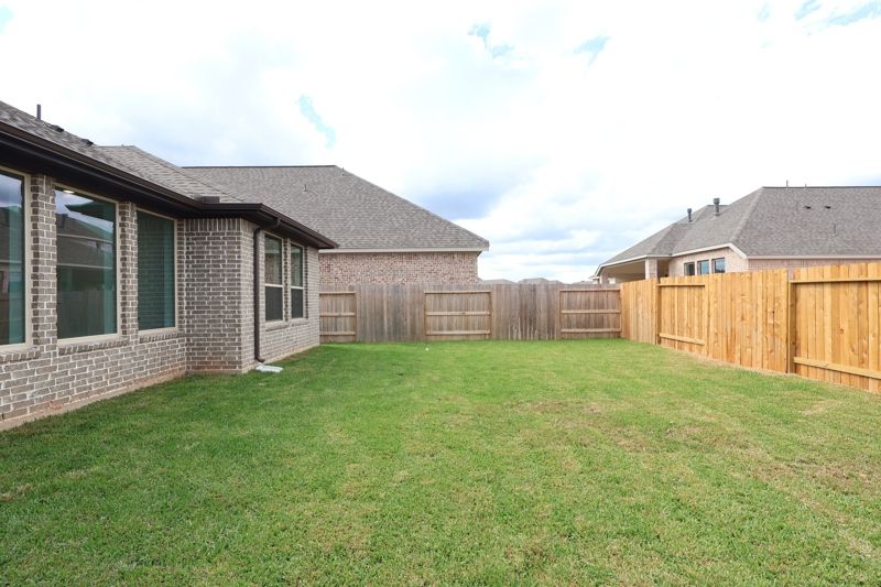 Exterior:Exterior Rear