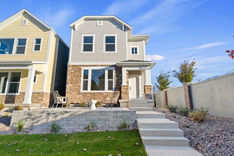 Exterior:Exterior Front