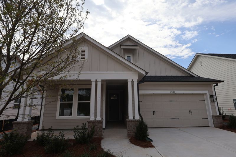 Exterior:Exterior Front