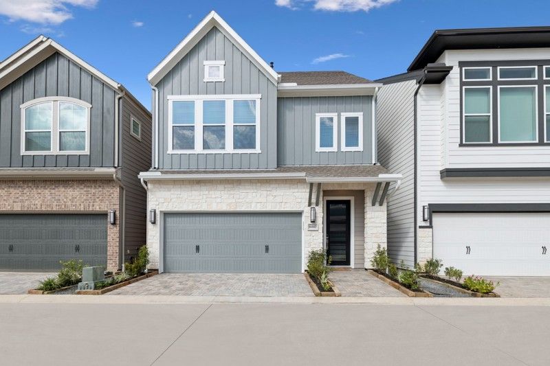 Exterior:Exterior Front