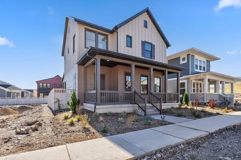 Exterior:Exterior Front