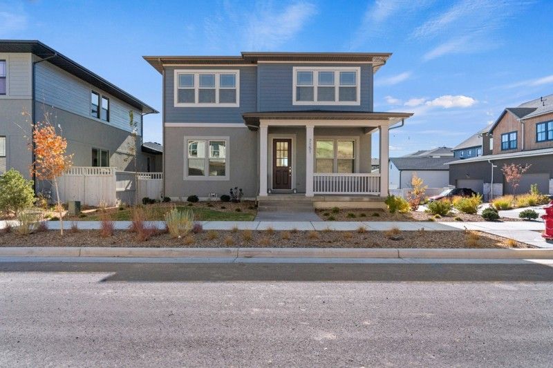 Exterior:Exterior Front