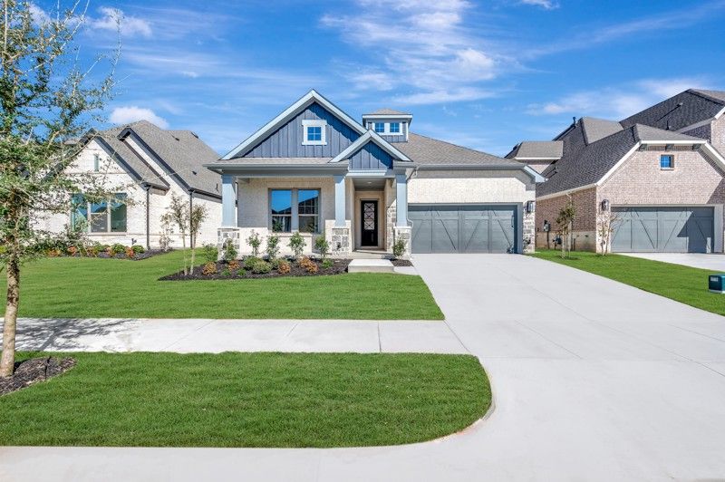 Exterior:Exterior Front