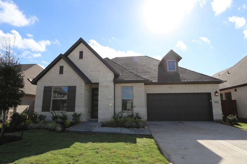 Exterior:Exterior Front