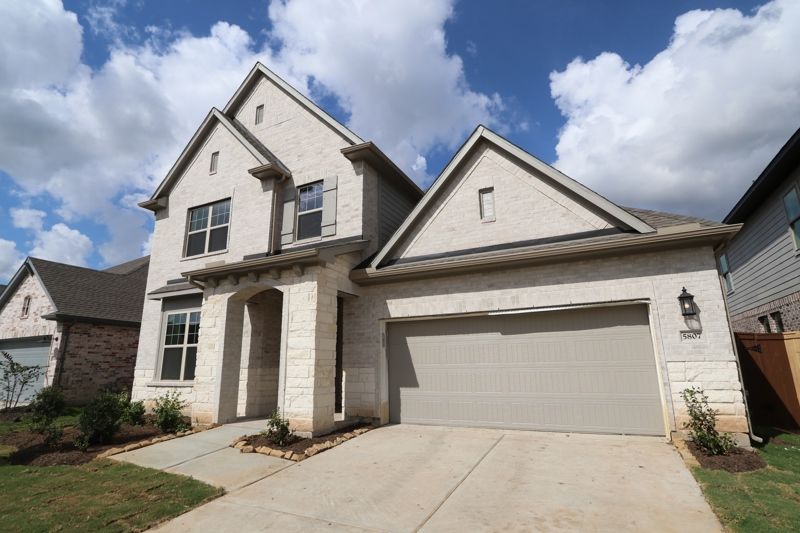 Exterior:Exterior Front