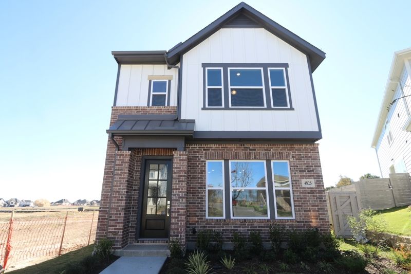 Exterior:Exterior Front