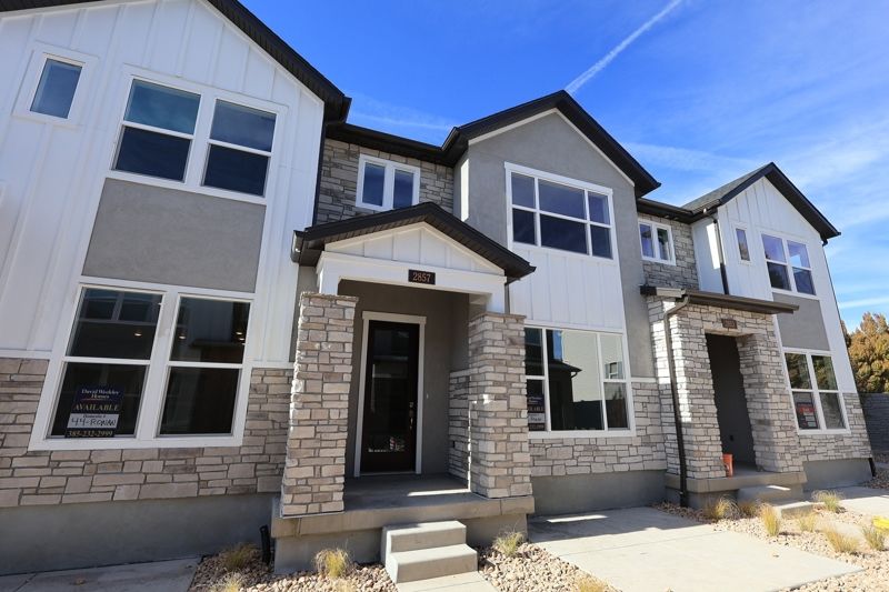 Exterior:Exterior Front